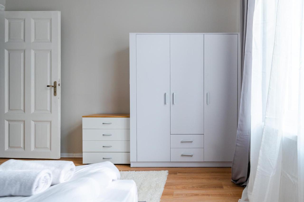 Boutique 2-Bedroom Apartment In София Экстерьер фото